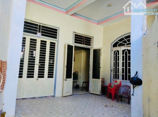 Cần bán nhà 3 tầng kiệt xe ba gác Nguyễn Bỉnh Khiêm, Huế giá rẻ - 2