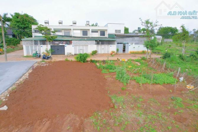 3 lô liền kề hẻm 07 Vành Đai - Cách Đại Học Y Dược 1,5km - 2