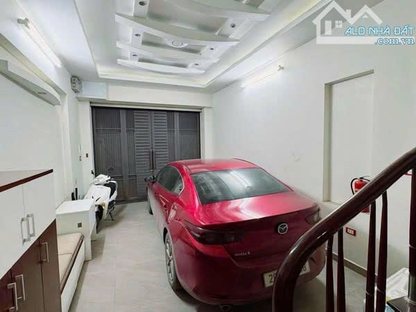 Cho thuê nhà ngõ Nguyễn Khang dt 65mx 5 tầng, đủ đồ, ô tô đỗ - 2