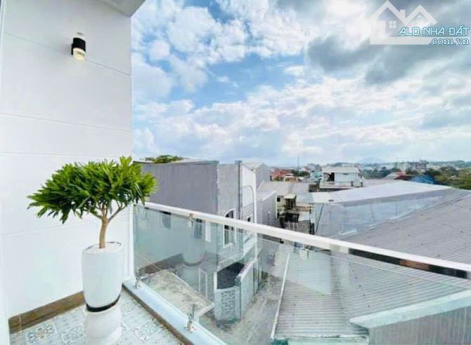 🔥🔥 Bán nhà 3 tầng kiên cố kiệt Trần Phú gần Đại học Dân Lập Phú Xuân, TTTP Huế - 2