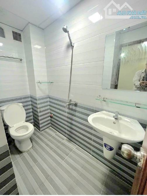 Bán CHDV 6 tầng dòng tiền 850 triệu/năm hẻm ô tô Đường Lê Quang Định Phường 1 Gò Vấp - 2