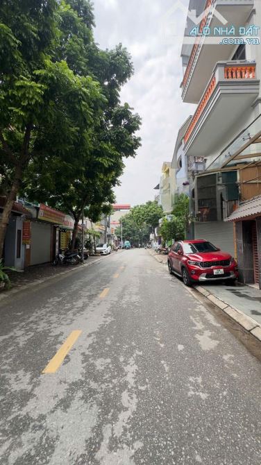 Cho thuê nhà nguyên căn Vũ Xuân Thiều, Long Biên - Ô tô tránh, Vỉa hè, Thông sàn KD - 2