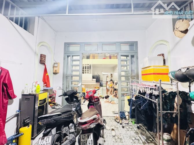 BÁN NHÀ 2 TẦNG HẺM XE HƠI HUỲNH THỊ HAI Q12 GIÁ RẺ 3,8 TỶ DIỆN TÍCH 60M2 (4x15) - 2