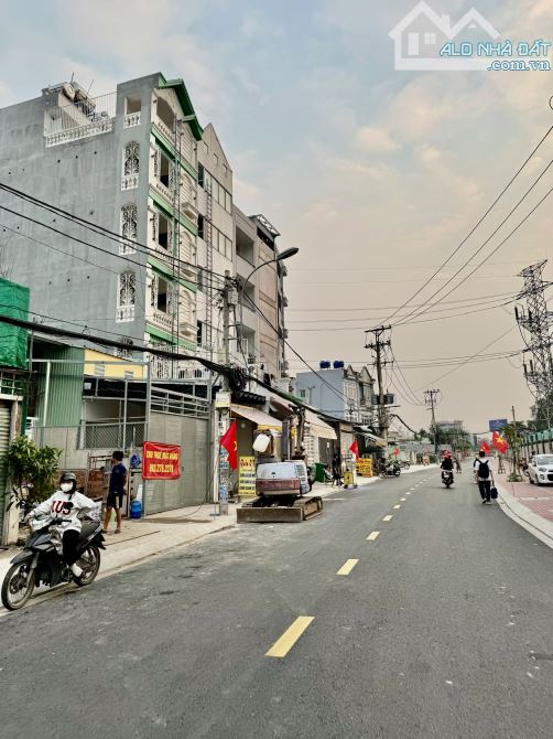 MẶT TIỀN NGANG PHẦN MỀM QUANG TRUNG…820m… ngang 33x28 - 2