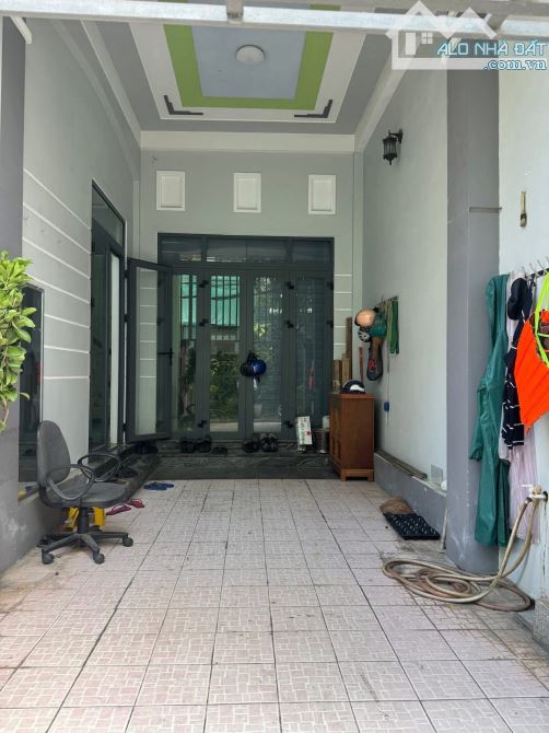 Bán nhà 3 tầng nội bộ ô tô đường thành thái - 2