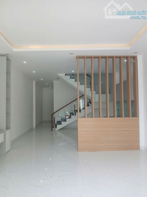 NHÀ 2 TẦNG HOÀN THIỆN TRẢ TRƯỚC 600 TR, GẦN CÂY XĂNG THẠNH PHÚ - 2