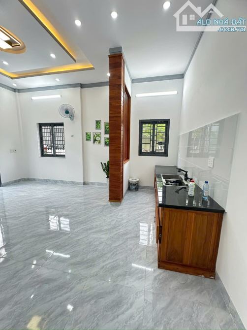 NHÀ 1MÊ GÓC 2 MẶT TIỀN HẺM 33 GIẢI PHÓNG ( TÂN THÀNH CŨ ) - CÁCH CHỢ MAI HẮC ĐẾ CHỈ 900m - 2