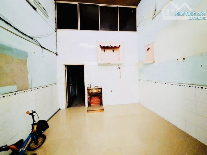 🏡 Nhà 2 Tầng Lạc Long Quân Q11 – 42m², Sổ Vuông, Giá 5.3 Tỷ - 2