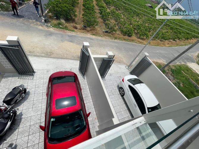 Nhà lầu 2 tầng. Chỉ 1,5 tỉ. Hiện đang cho thuê 50 triệu - 2