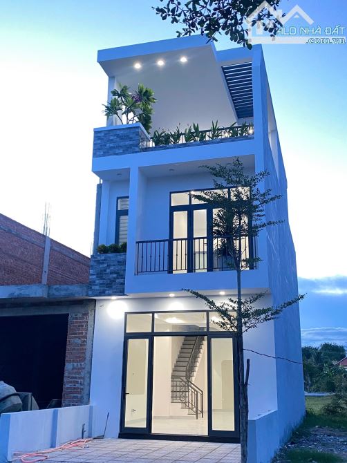 Nhà 3 Tầng Phố Biển - Sổ Hồng Riêng - Giá Chỉ 1,7 Tỷ - 2