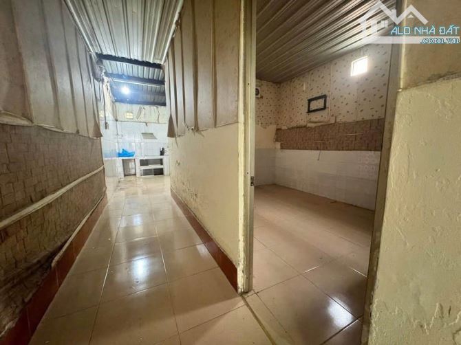 🏡NHÀ NÁT 820 TRIỆU BÁN Ở NGAY PHAN VĂN HỚN HÓC MÔN DT 118M2 SỔ RIÊNG - 2