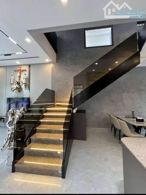Cần bán gấp căn nhà ngay mặt tiền đường Nguyễn Hữu Trí - SHR - 1,15 TỶ - 2