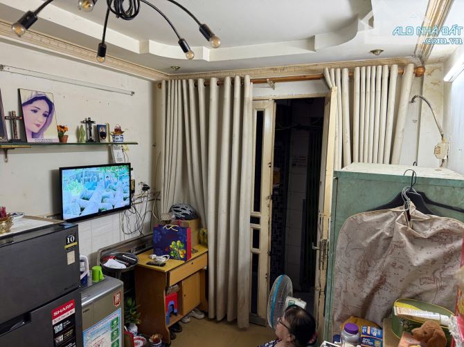 Nhà trung tâm Quận 1 – 21m², Trần Đình Xu, đang cho thuê, giá chỉ 2,5 tỷ - 2