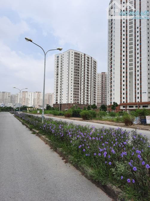 Tôi cần bán nhanh lô dvu 50m2 mặt đường đôi 24m khu B Yên Nghĩa,mt 5m, giá 13.5 tỷ có TL - 2