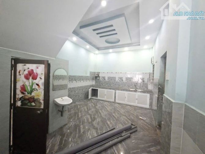TỈNH LỘ 10, 5 x 11,  2 TẦNG BTCT,  2PN, BÌNH TÂN GIÁP TÂN PHÚ,Q6, 5P QUA  AEON, CHỈ 3.X TỶ - 2