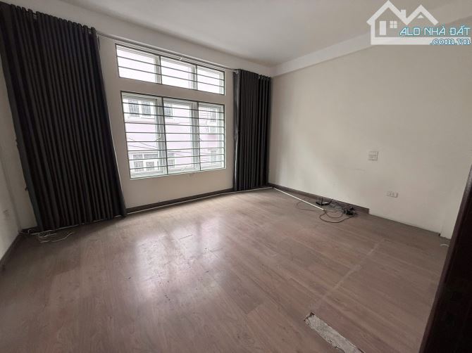 SIÊU PHẨM KHU SỐNG HOÀNG LĨNH NAM 83M, MT 9,2M PHÂN LÔ Ô TÔ TRÁNH VỈA HÈ CHỈ 23,5 TỶ. - 2