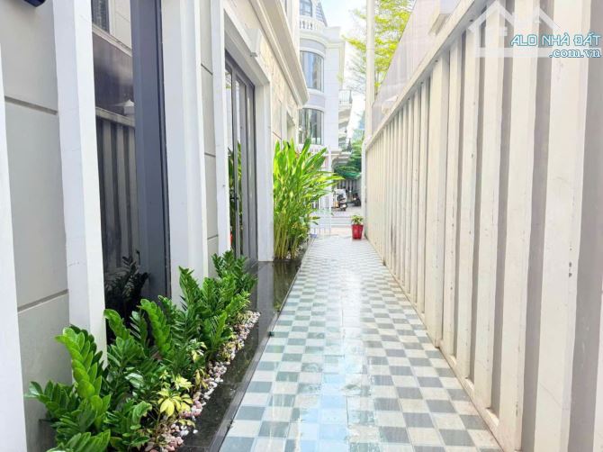 CHO THUÊ NHÀ PHỐ VINCOM HÙNG VƯƠNG - MỸ THO. GIÁ THUÊ 25TR/ THÁNG CÒN TL - 2