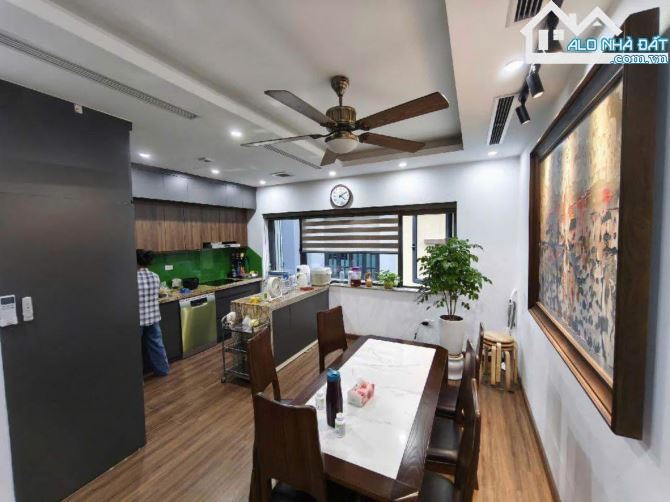 BÁN NHÀ PHÂN LÔ HOÀNG QUỐC VIỆT, ÔTÔ TRÁNH, KINH DOANH, 2 MẶT THOÁNG, 68M² NHỈNH 21 TỶ - 2