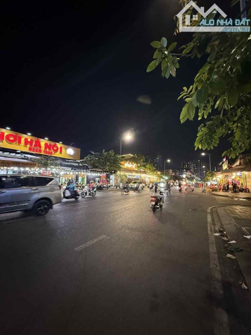 🇻🇳Quận Tân Phú,Đường Tô Hiệu,dt:33mx59m,tổng gần 2000n2,giá:250 tỷ - 2