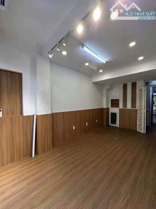 Bán nhà đẹp ở ngay Âu Dương Lân, xe hơi đỗ cửa, 56m2, dòng tiền 400tr/n, SHR, HCĐ, chỉ 8tỷ - 2
