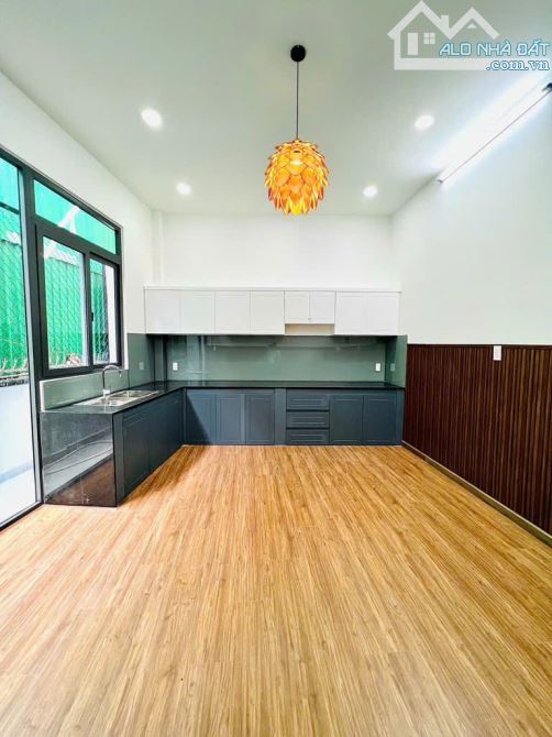 Bán nhà 2 tầng kiên cố HXT Cạnh Nguyễn Thị Định - chỉ nhỉnh 7 tỷ - 2