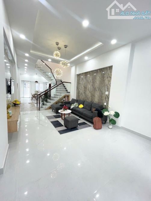ĐƯỜNG SỐ 10, BHH B, 4 X 16, 3 TẦNG BTCT, 2 MẶT HẼM,HXH ĐÕ CỬA 6M, CÓ FULL NT, CHỈ 5.X TỶ - 2