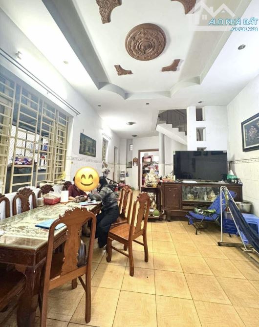 Giảm 1.1 tỷ, Nhà 3 Tầng DT 110m Ngang 6.3m Trường Thọ, HXH Đổ Ngõ, Chỉ 5.4 tỷ - 2