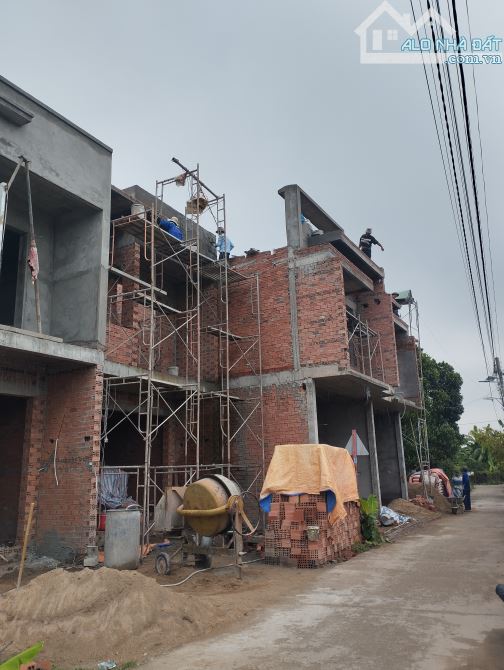 Bán nhà c4 mới xây đang hoàn thiện Tân Bình,Vĩnh Cửu - 2
