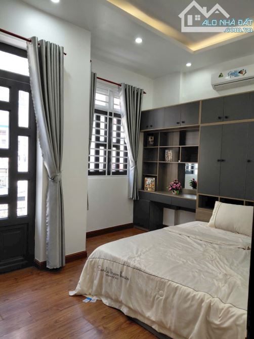 BÁN NHÀ GẦN MẶT TIỀN ĐƯỜNG LÊ VĂN KHƯƠNG - HẺM OTO, 2 SẸC DỄ TÌM - DÂN TRÍ TỐT - 2 TẦNG - - 2