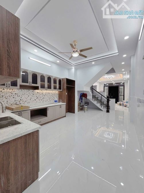 🥭🥭🥭HƯƠNG LỘ 2 - GIÁP TÂN PHÚ - NHÀ MỚI ĐẸP 3 TẦNG -🍎 60M2 -HƠN 6💰- 4x15M -HẺM ĐẸP XE - 2