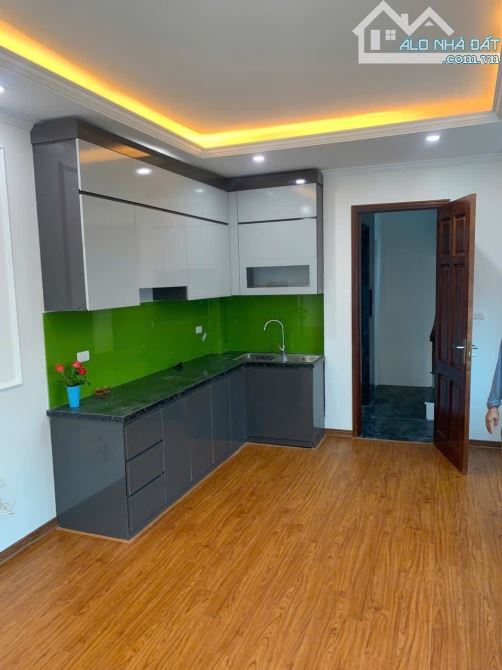 Cực rẻ - Mặt Phố Di Trạch 38m2 lô góc - 5 tầng giá 9,8 tỷ - 2
