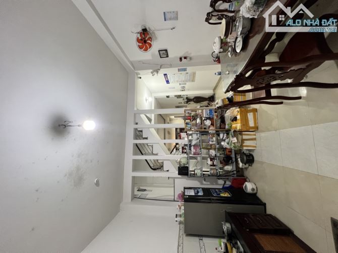 Bán căn hộ dịch vụ 3 tầng mặt tiền đường, phường Tăng Nhơn Phú B, Quận 9 - 2
