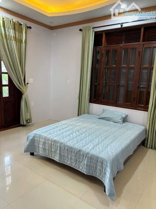 Cho thuê biệt thự sân vườn Nguyễn Thái Học thông Nguyễn Công Trứ phố Tây Huế - 2