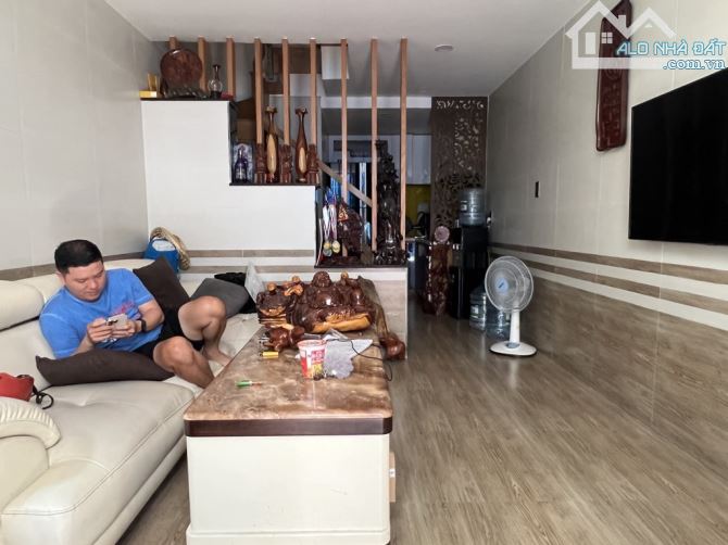 BÁN NHÀ 2 TẦNG – MỚI ĐẸP - HẺM XE HƠI – NGUYỄN VĂN QUÁ, ĐÔNG HƯNG THUẬN, Q12 – CHỈ 2.45 TỶ - 2
