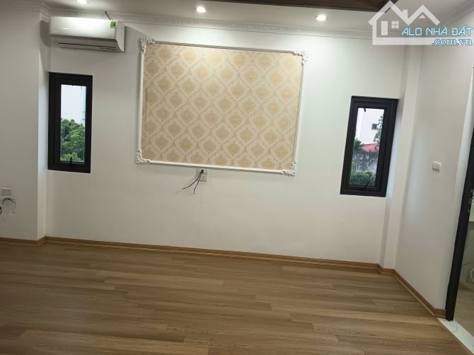 Bán nhà Đại Tự 33m2, 5 tầng, 4.2 m, giá 4.8 tỷ đẹp lộng lẫy, hàng x - 2