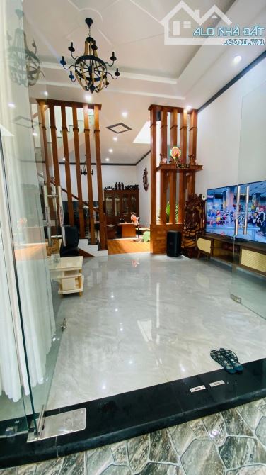 ✅Bán nhà mê hẻm Cao Đạt 6m nở hậu 6,5m - 2