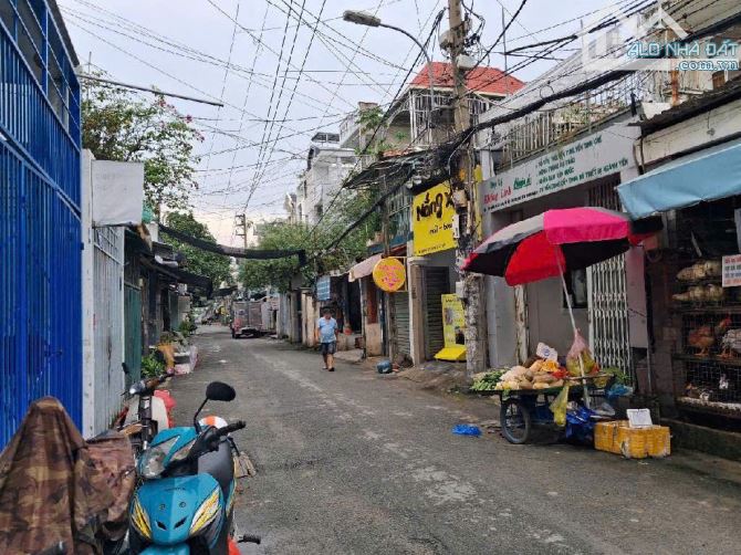 Mặt tiền đường nhánh Phạm Văn Chiêu P9, ngang 6.6m X 25m, 3 tầng, 11pn cho thuê 23tr tháng - 2