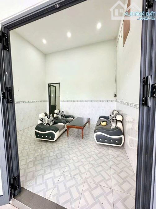 BÁN GẤP NHÀ ĐỂ CHIA TÀI TẢN Ở BÀ TRIỆU HÓC MÔN 4x17 ( 74m2 ) 810 TRIỆU SHR - 2