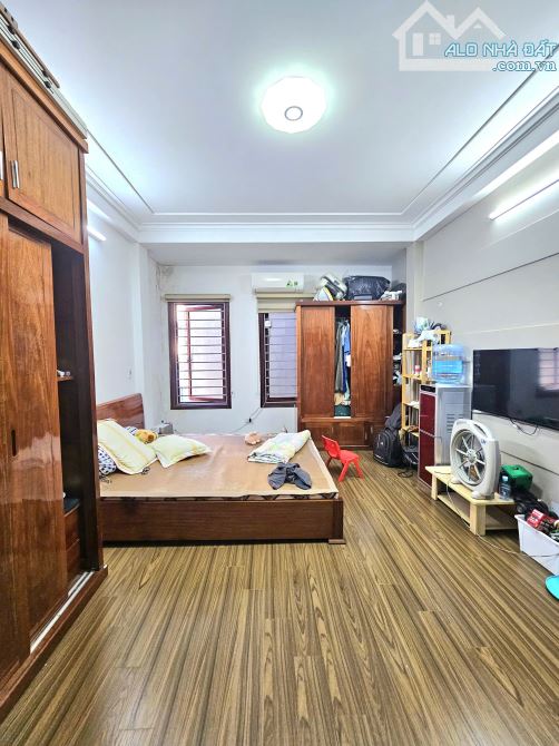 [HIẾM] Bán nhà Hoàng quốc Việt 37m2*5T, cách ô tô 25m, nhà đẹp ở ngay, dân trí cao, 7.5 tỷ - 2