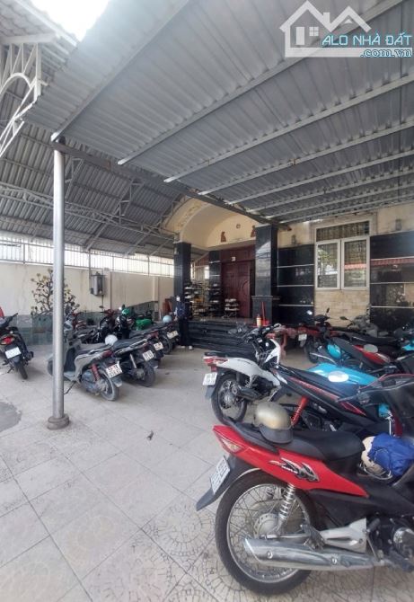 🏡 BIỆT THỰ SÂN VƯỜN ĐẸP - VIP HÓC MÔN 10x23..13ty8 tl chính chủ  📍 Mặt tiền Mỹ Hòa, Trun - 2