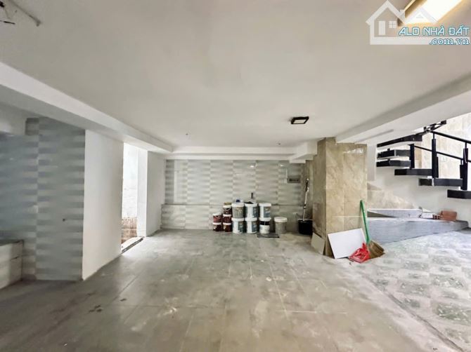 Nhà Bán Đường 12m Số 152 Thành Thái , P12. DT 4.2*16m. 5 Tầng. Giá 20 Tỷ Thương Lượng - 2