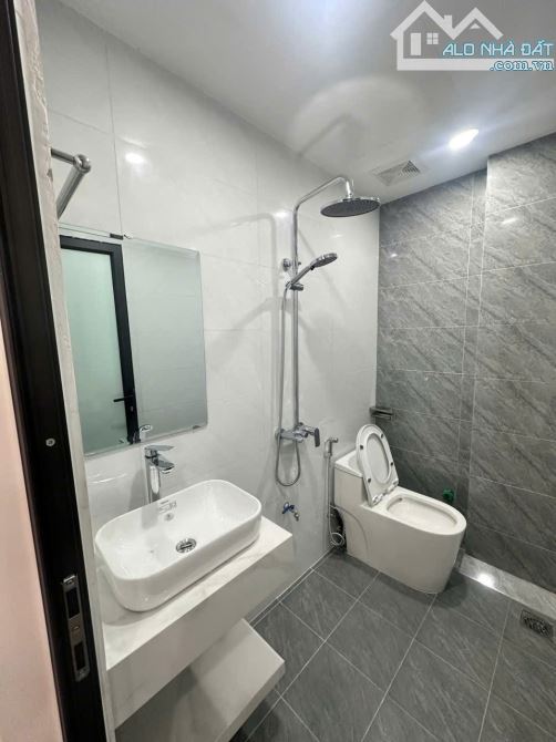 NHỈNH 7 TỶ CÓ NGAY SIÊU NGÕ  -  ĐỊNH  CÔNG  CỰC THOÁNG -  ĐẸP Ở LUÔN 38M - 4 TẦNG �g - 2