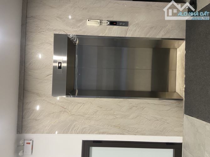 Bán nhà mặt ngõ Trịnh Công Sơn , view Hồ 136 m2 xây 8 tầng thang máy mới tinh chỉ 46 tỷ - 2