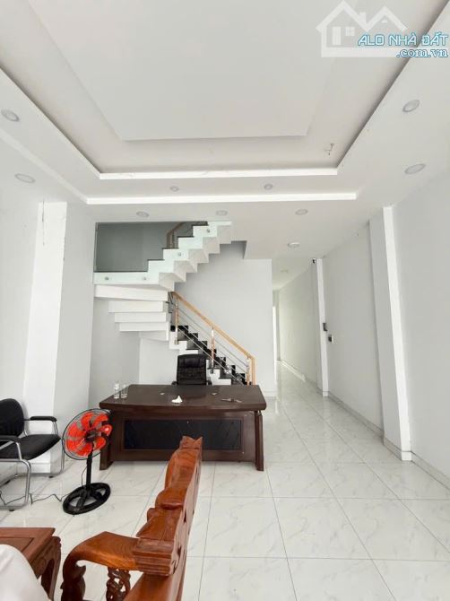 🔥Nhà 4 Tầng hẻm 6m. đường HÀ HUY GIÁP phường THẠNH LỘC Q12.dt 175m2 (5.7mx38m) 💵 10,5tỷ. - 2
