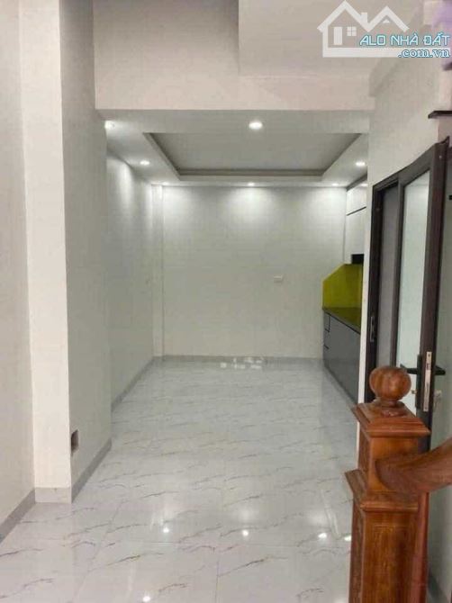 NHÀ LÔ GÓC – Ô TÔ VÀO NHÀ – GẦN CHỢ – 32M² x 4T – GIÁ 5,25 TỶ – ĐẠI TỰ, KIM CHUNG - 2