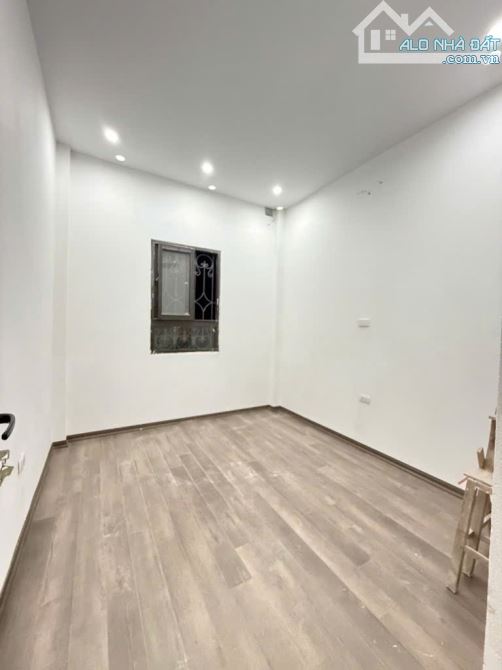 6 TỶ BÉ . GẦN Ô TÔ NGÕ BA GÁC ĐỖ CỬA . PHỐ TRẦN KHÁT CHÂN . 33M2 . 4 NGỦ . KHUNG CỘT CHẮC - 2