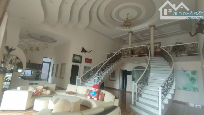 BÁN BIỆT THỰ SÂN VƯỜN-DT: 2.840M, FULL NỘI THẤT CAO CẤP- GIÁ: 15 TỈ – TRUNG TÂM AN PHƯỚC - 2