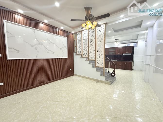 Bán Gấp Nhà 4T Đông Mỹ , 40M2 3,4ty, gần Sân bóng , chợ trường đủ - 2
