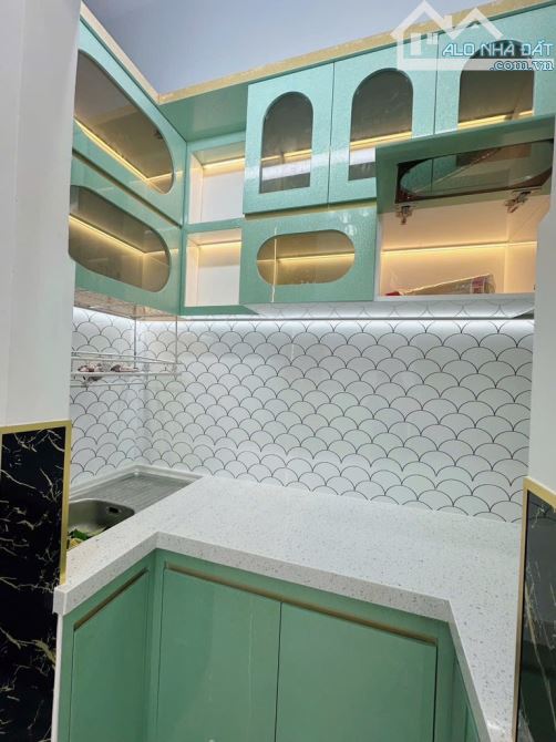 Bán nhà giáp ngã tư bốn xã, 25m2, nhỉnh 2 tỷ - 2