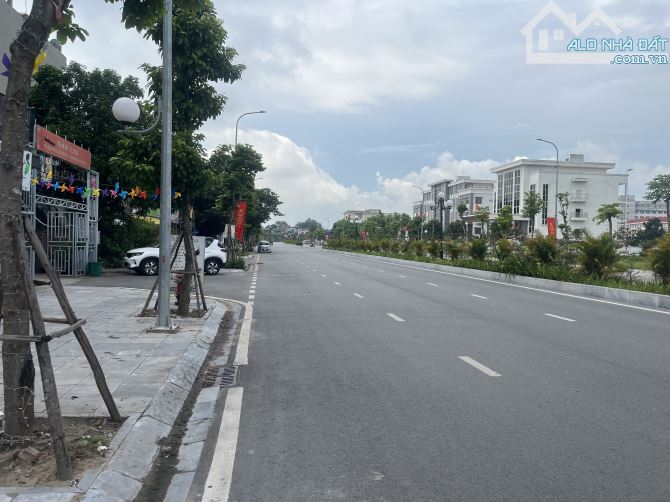 Bán Đất Nguyễn Du, Trung Tâm Thường Tín DT151m2 LÔ GÓC MT15m giá 34,5 tỷ - 2